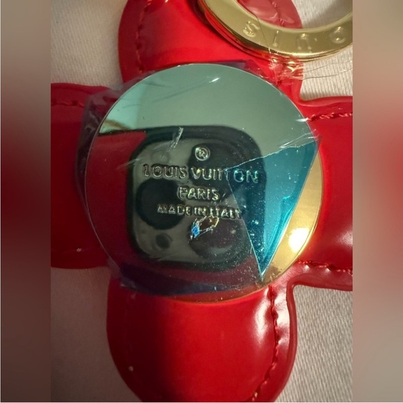 Keychain/Key Charm Luxury Vivi Red & Gold Flower 🌺 - Picture 3 of 5